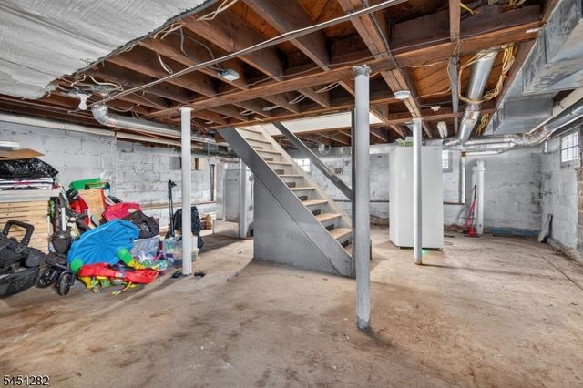 112 Rosewood Ter, Linden City, NJ 07036