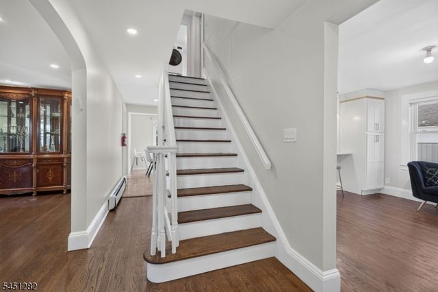 112 Rosewood Ter, Linden City, NJ 07036