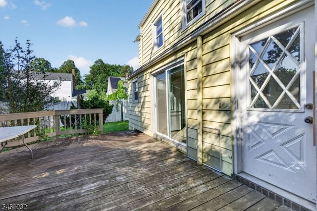 112 Rosewood Ter, Linden City, NJ 07036