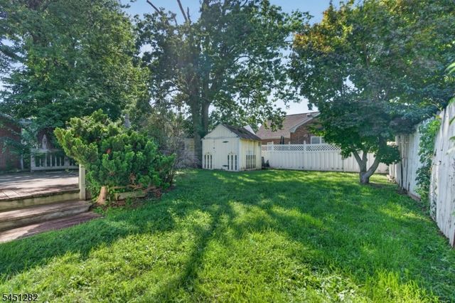 112 Rosewood Ter, Linden City, NJ 07036