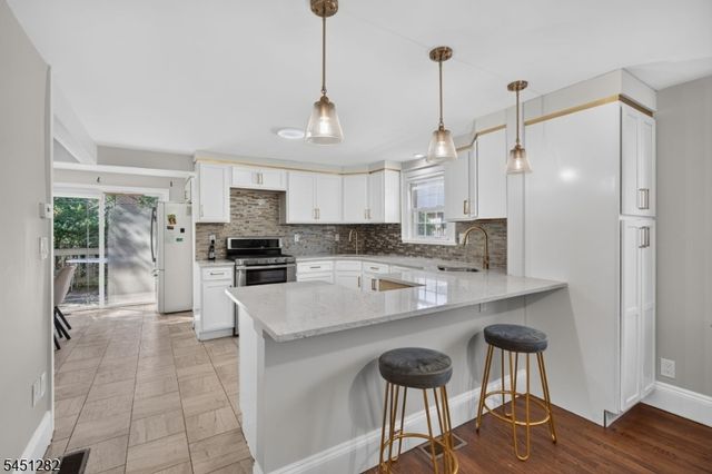 112 Rosewood Ter, Linden City, NJ 07036
