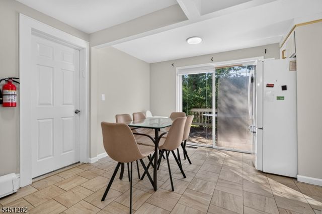112 Rosewood Ter, Linden City, NJ 07036