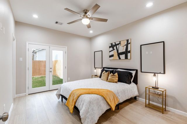 4661 Clover Street B, Houston, TX 77051