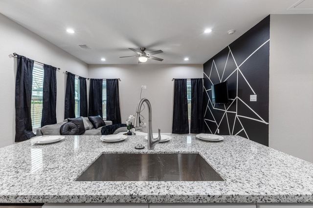 4661 Clover Street B, Houston, TX 77051