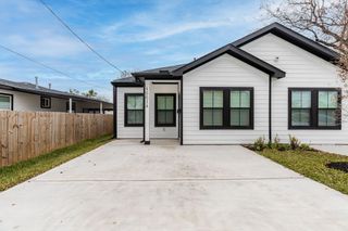 4661 Clover Street B, Houston, TX 77051