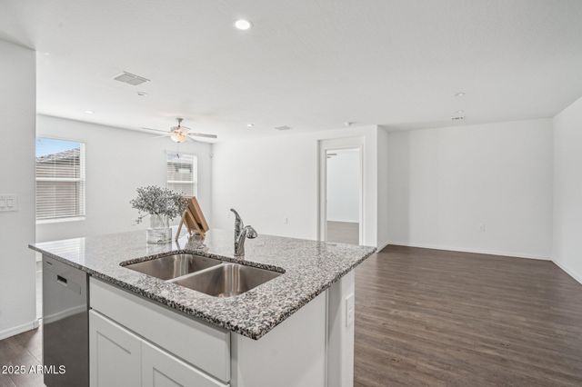 1566 E YEOMAN Drive, Casa Grande, AZ 85122