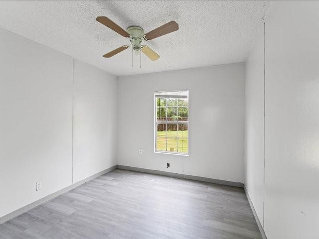 118 Canvasback N, Baytown, TX 77523