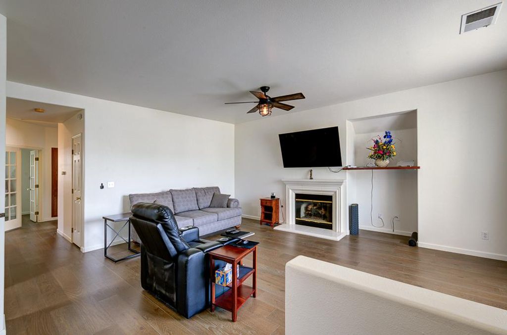 Image 10 of property listing at 5683 E Grove Avenue, Fresno, CA 93727