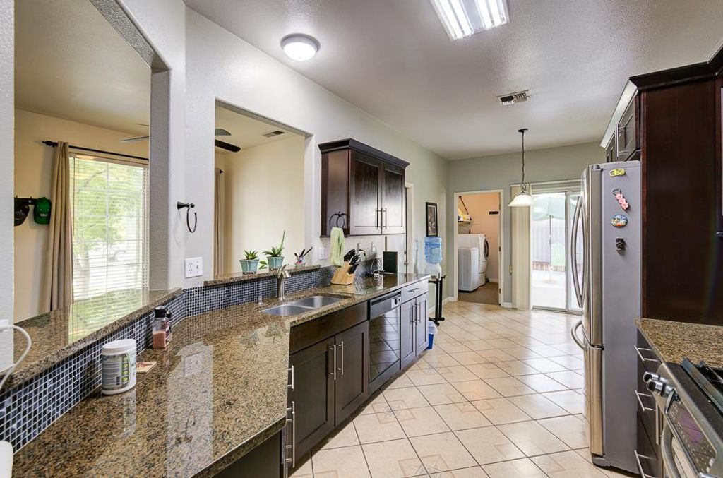 Image 13 of property listing at 5683 E Grove Avenue, Fresno, CA 93727
