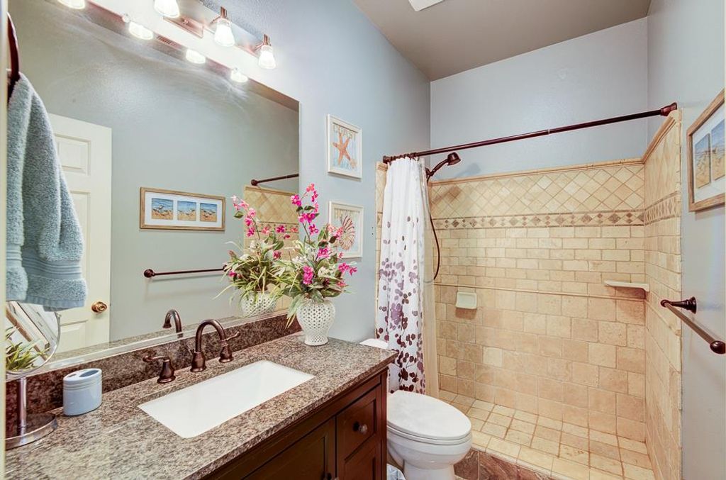 Image 26 of property listing at 5683 E Grove Avenue, Fresno, CA 93727