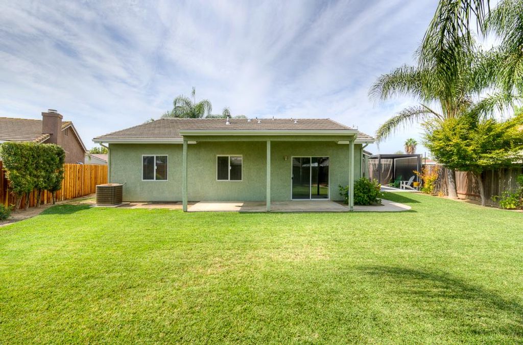 Image 31 of property listing at 5683 E Grove Avenue, Fresno, CA 93727