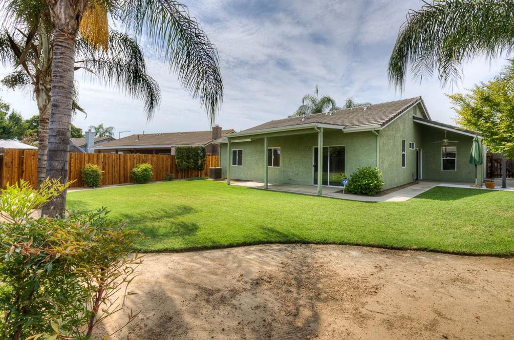 Image 32 of property listing at 5683 E Grove Avenue, Fresno, CA 93727