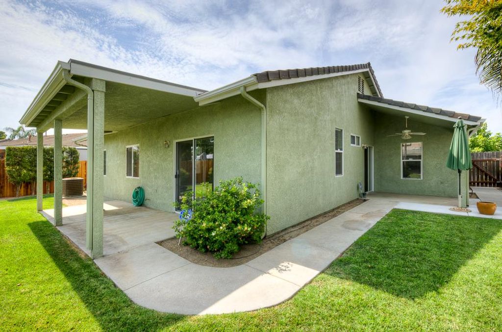 Image 33 of property listing at 5683 E Grove Avenue, Fresno, CA 93727