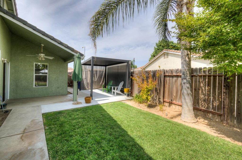 Image 34 of property listing at 5683 E Grove Avenue, Fresno, CA 93727