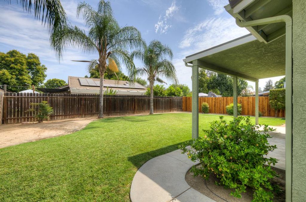Image 35 of property listing at 5683 E Grove Avenue, Fresno, CA 93727