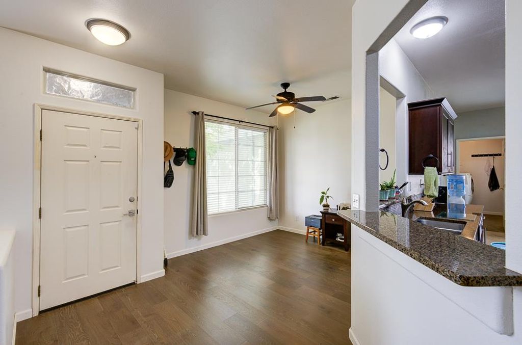 Image 4 of property listing at 5683 E Grove Avenue, Fresno, CA 93727