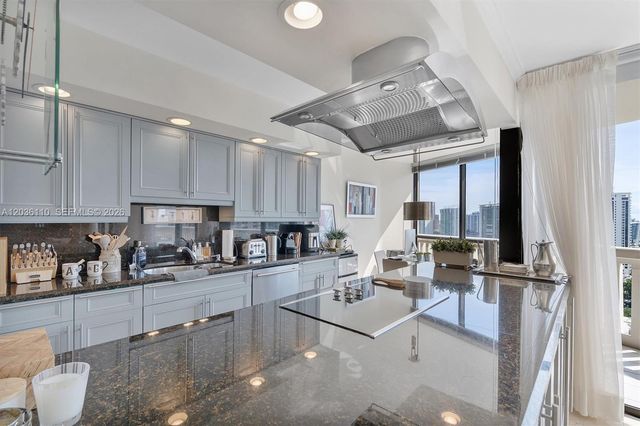 1000 W Island Boulevard 2307, Aventura, FL 33160