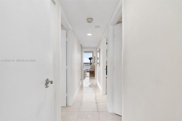 1000 W Island Boulevard 2307, Aventura, FL 33160