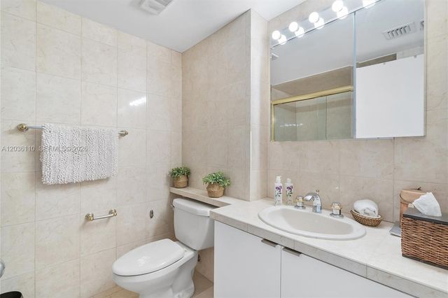 1000 W Island Boulevard 2307, Aventura, FL 33160