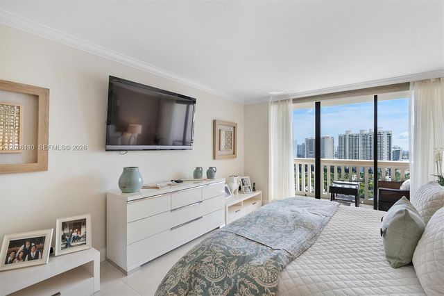 1000 W Island Boulevard 2307, Aventura, FL 33160
