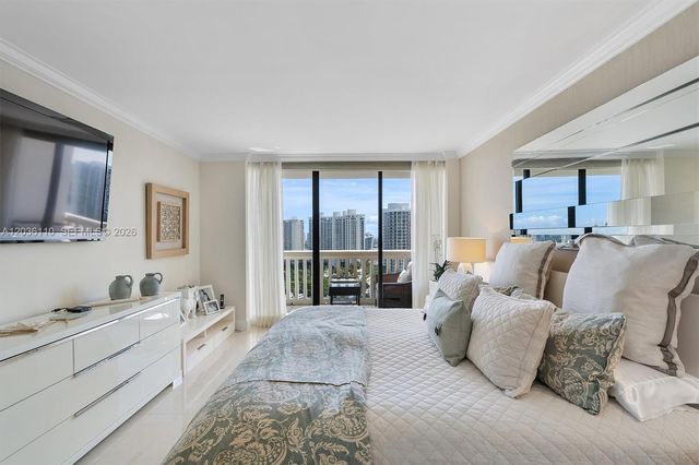 1000 W Island Boulevard 2307, Aventura, FL 33160