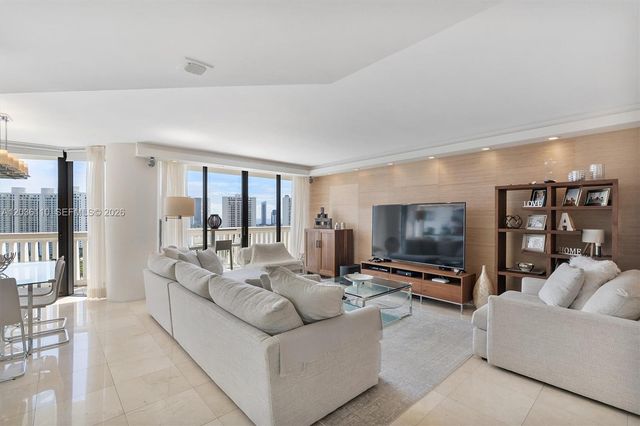 1000 W Island Boulevard 2307, Aventura, FL 33160