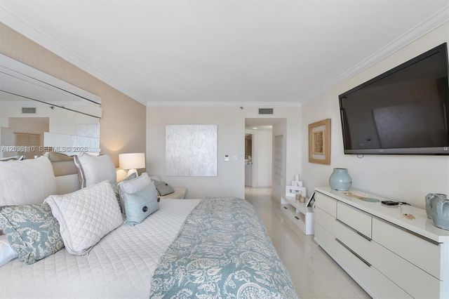 1000 W Island Boulevard 2307, Aventura, FL 33160