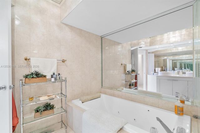 1000 W Island Boulevard 2307, Aventura, FL 33160