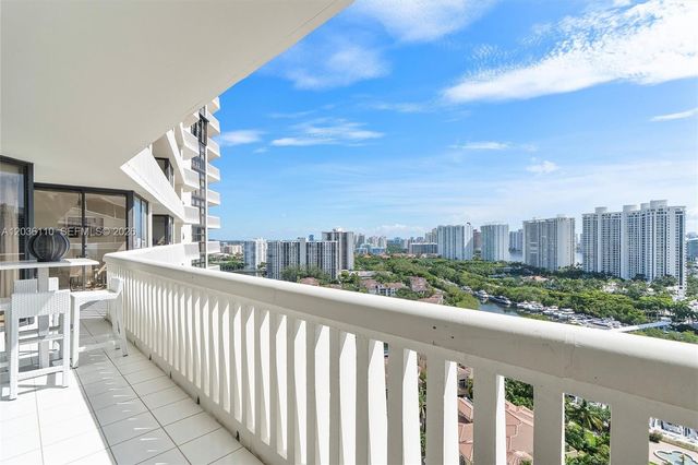 1000 W Island Boulevard 2307, Aventura, FL 33160