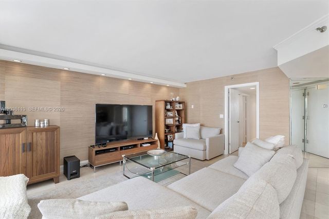 1000 W Island Boulevard 2307, Aventura, FL 33160