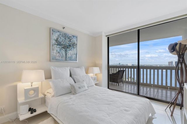 1000 W Island Boulevard 2307, Aventura, FL 33160