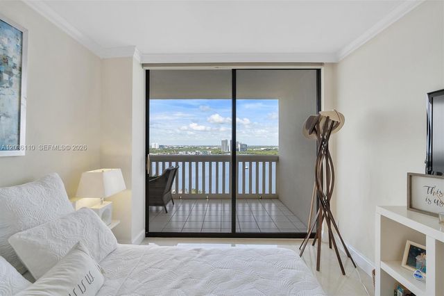 1000 W Island Boulevard 2307, Aventura, FL 33160