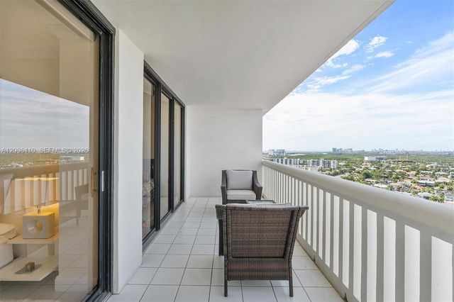 1000 W Island Boulevard 2307, Aventura, FL 33160