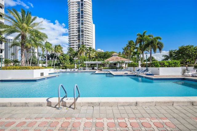 1000 W Island Boulevard 2307, Aventura, FL 33160