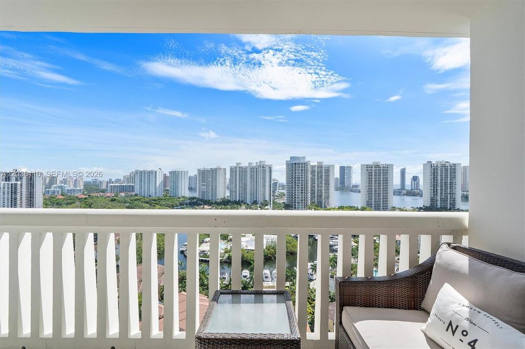 1000 W Island Boulevard 2307, Aventura, FL 33160