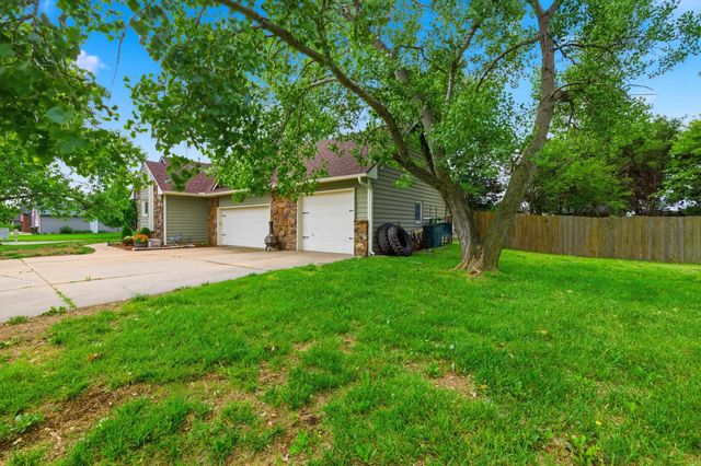 11 N Hopper Ct, Goddard, KS 67052