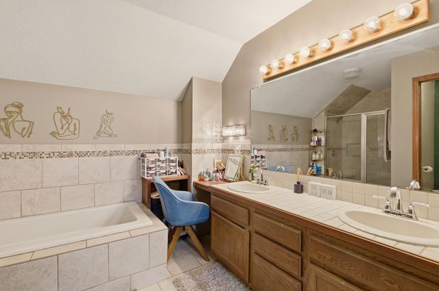 11 N Hopper Ct, Goddard, KS 67052