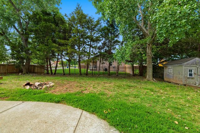 11 N Hopper Ct, Goddard, KS 67052