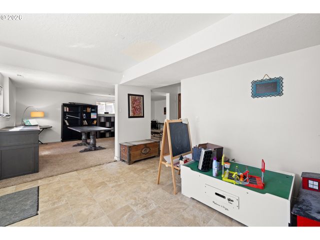 2638 Sw SANDLEWOOD Ave, Gresham, OR 97080
