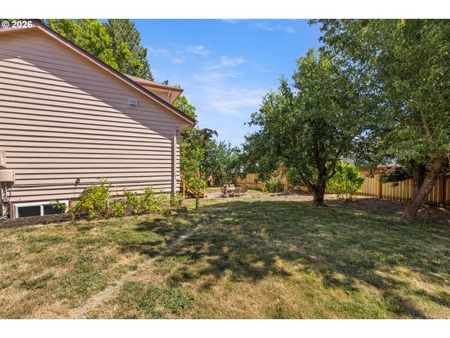 2638 Sw SANDLEWOOD Ave, Gresham, OR 97080