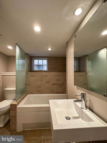 217 S LEE ST, Alexandria, VA 22314