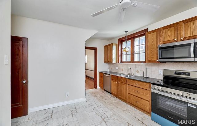 2900 Clearview Drive, Bel-nor, MO 63121