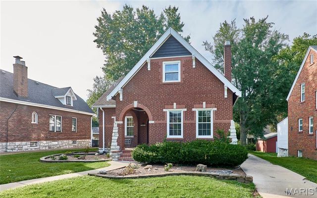 2900 Clearview Drive, Bel-nor, MO 63121
