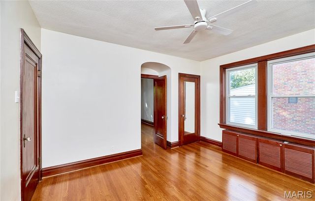 2900 Clearview Drive, Bel-nor, MO 63121