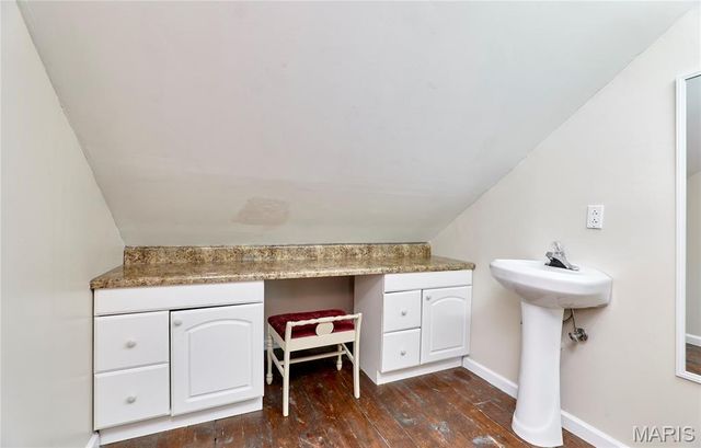 2900 Clearview Drive, Bel-nor, MO 63121