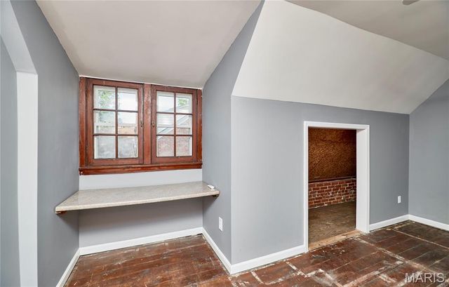 2900 Clearview Drive, Bel-nor, MO 63121
