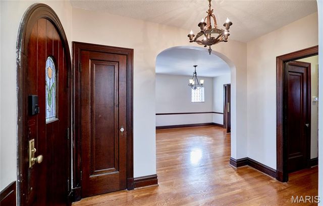 2900 Clearview Drive, Bel-nor, MO 63121