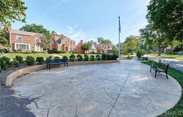 2900 Clearview Drive, Bel-nor, MO 63121