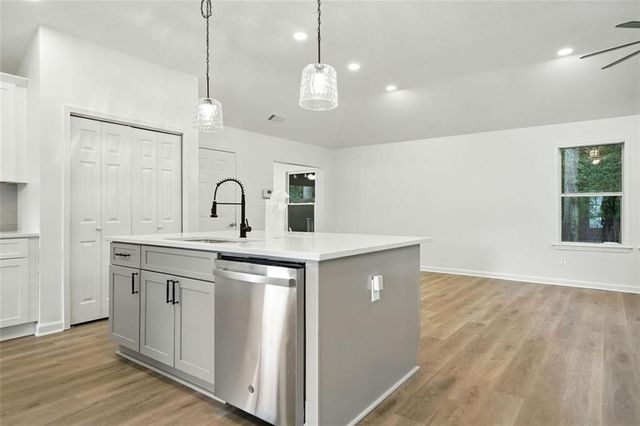 509 COURTYARD Way, Woodstock, GA 30189