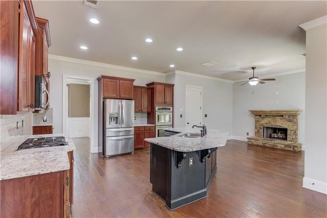 6504 Blue Water Drive, Buford, GA 30518